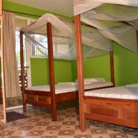 Viriko Boarding House Hotel Mombasa Ngoại thất bức ảnh