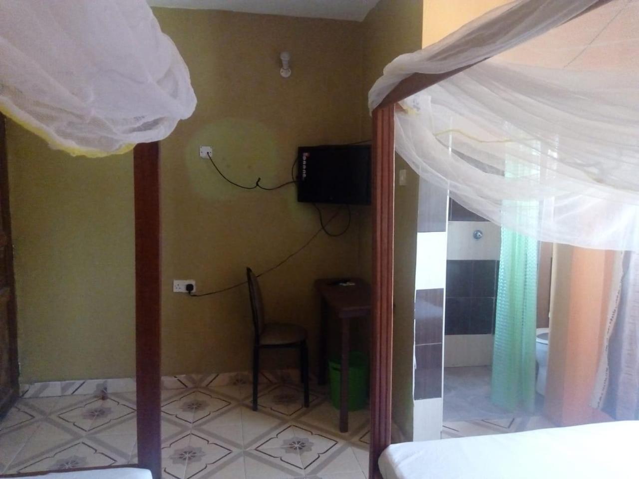 Viriko Boarding House Hotel Mombasa Ngoại thất bức ảnh